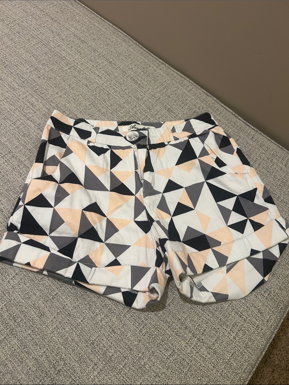 Annabella Geometric Print Shorts in Peach, Gray & Black